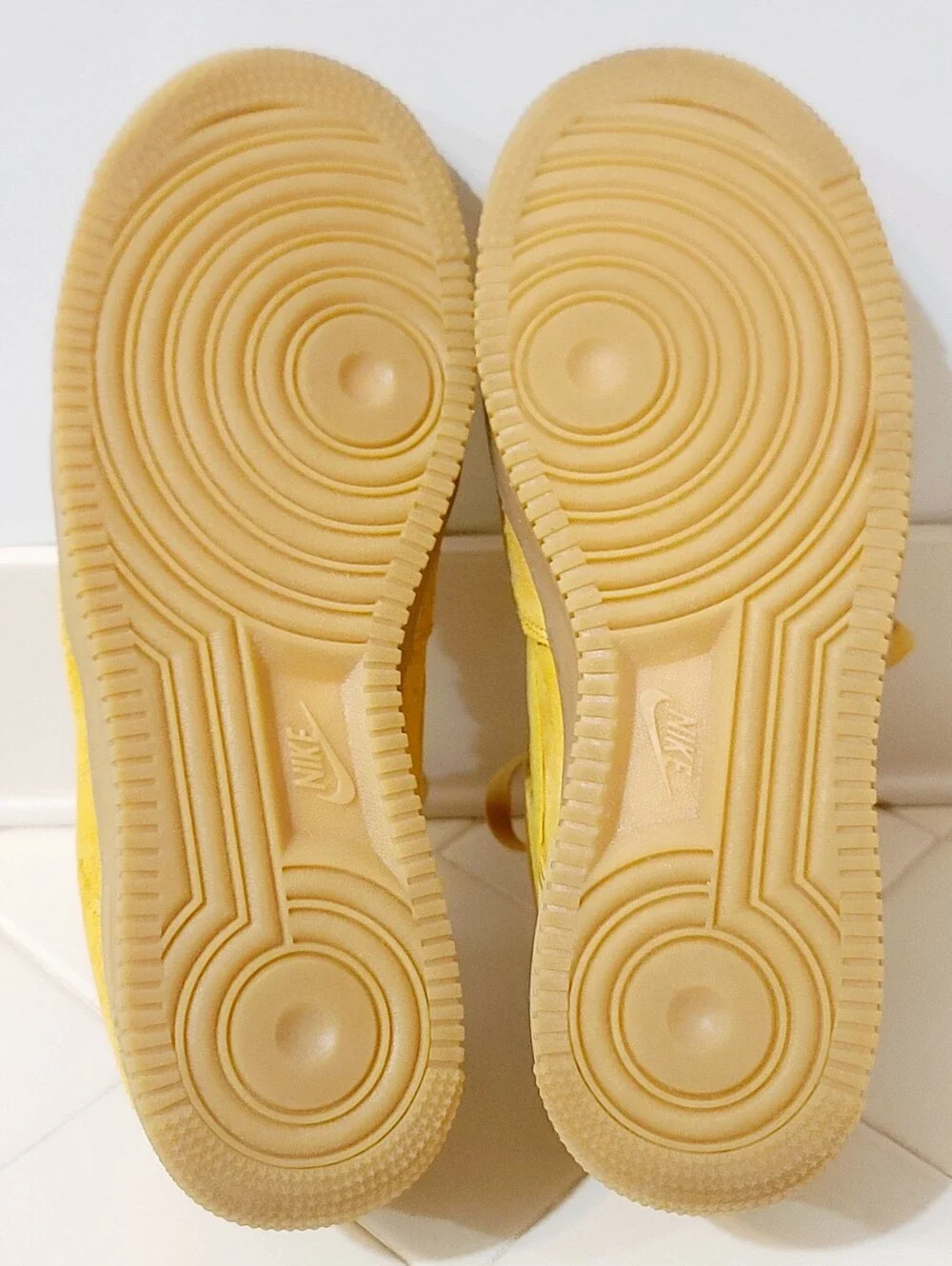 Nike Air Force 1 Low Mineral Yellow Gum Women's Size 8 - Picture 7 of 7